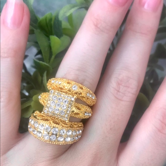 *New 3PC Set Yellow Gold Diamond Ring - Picture 4 of 4